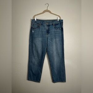 American Eagle 90’s low rise straight leg jeans size 16 short